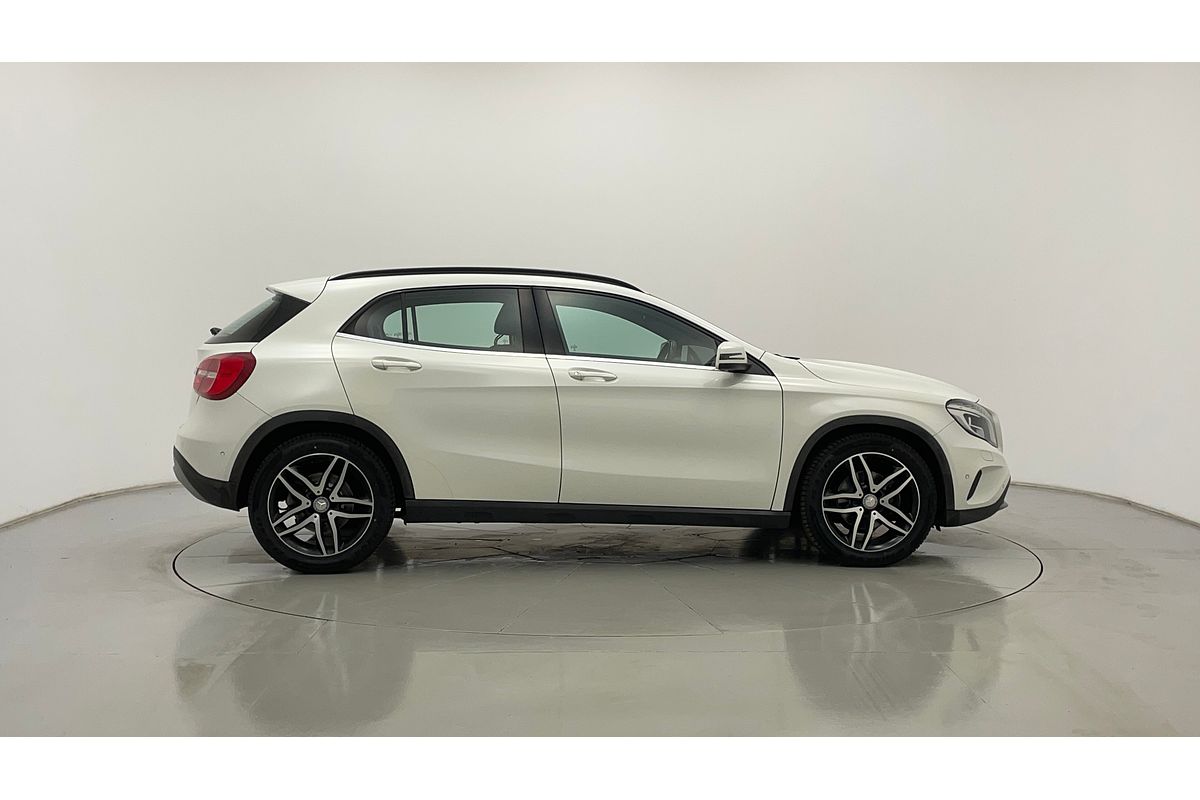 2017 Mercedes-Benz GLA-Class GLA180 X156