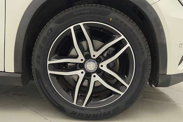 2017 Mercedes-Benz GLA-Class GLA180 X156