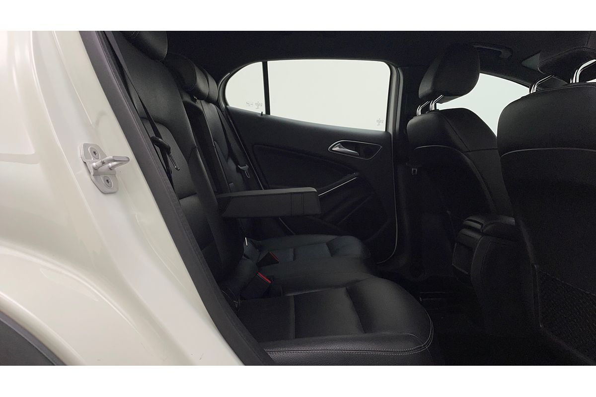 2017 Mercedes-Benz GLA-Class GLA180 X156