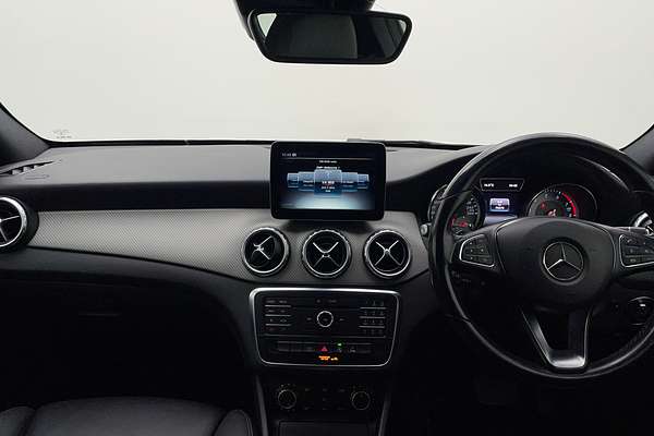 2017 Mercedes-Benz GLA-Class GLA180 X156