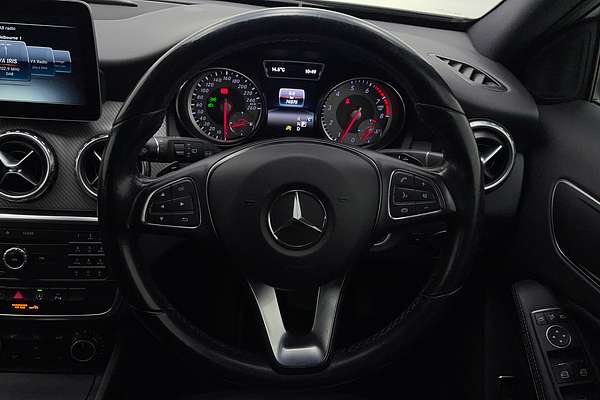 2017 Mercedes-Benz GLA-Class GLA180 X156