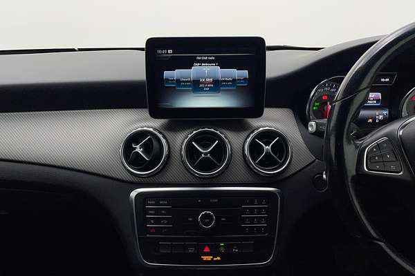 2017 Mercedes-Benz GLA-Class GLA180 X156