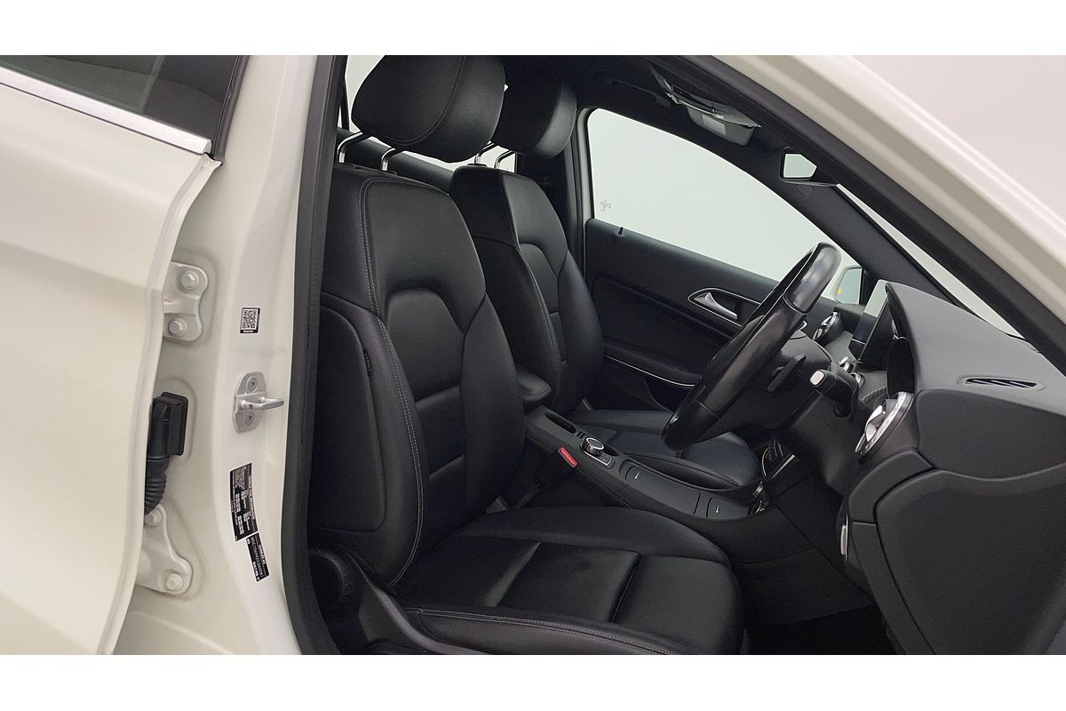 2017 Mercedes-Benz GLA-Class GLA180 X156