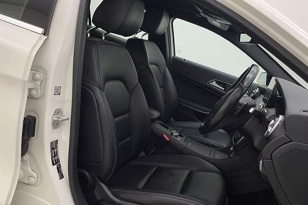 2017 Mercedes-Benz GLA-Class GLA180 X156