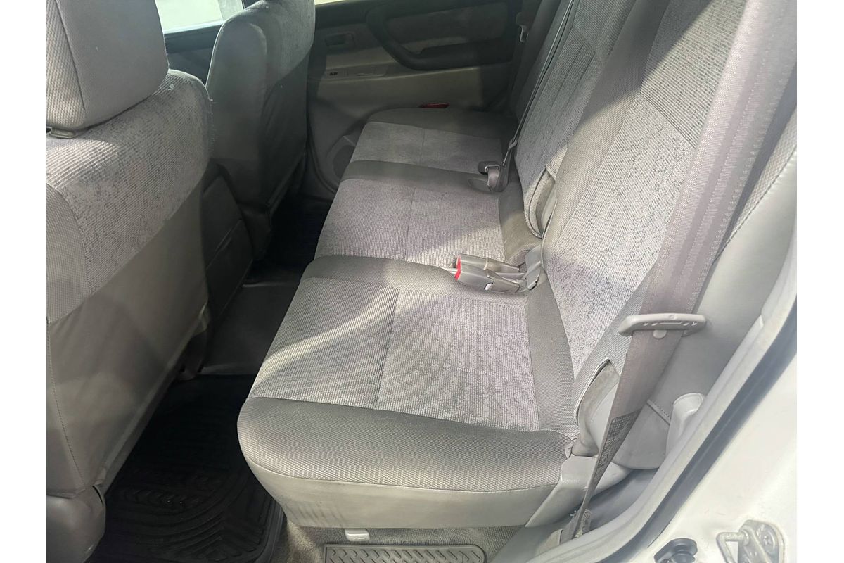 2003 Toyota Landcruiser GXL HDJ100R