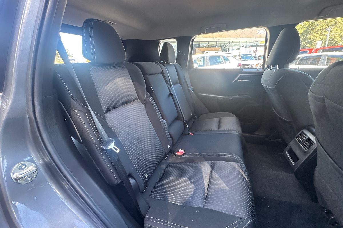 2023 Mitsubishi Outlander ES ZM