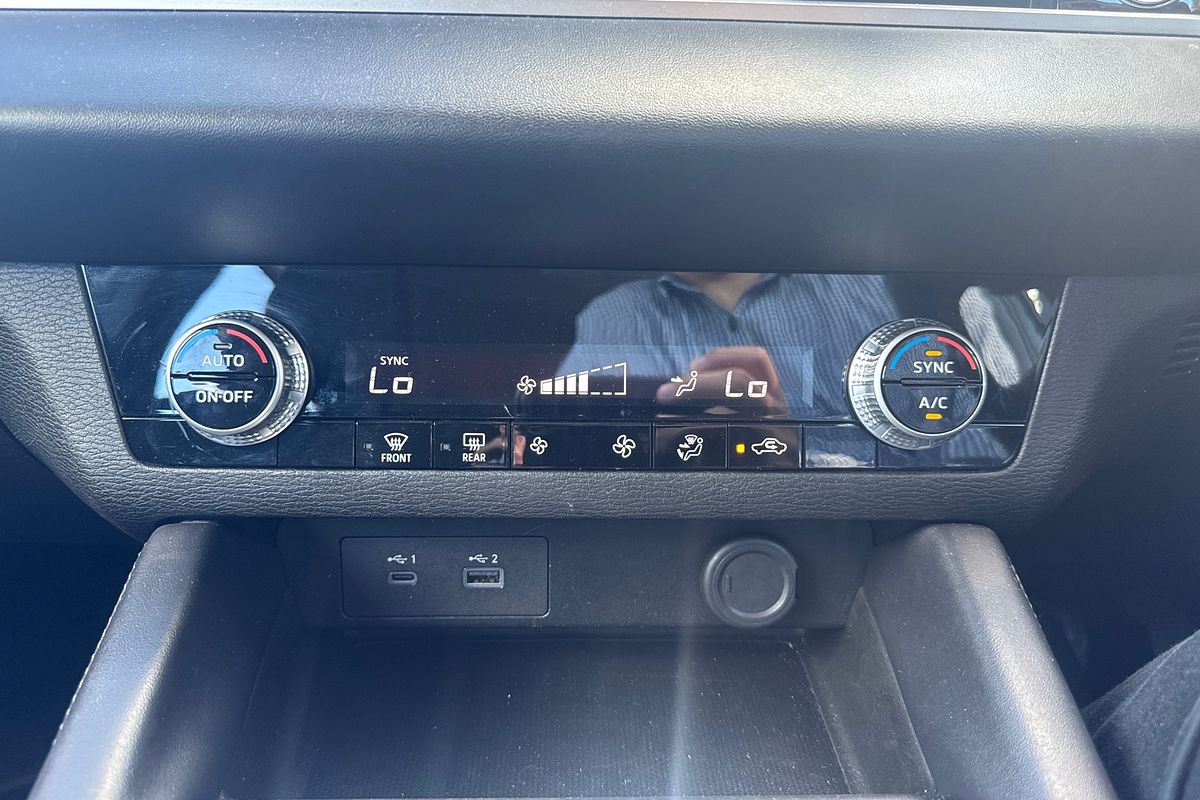 2023 Mitsubishi Outlander ES ZM