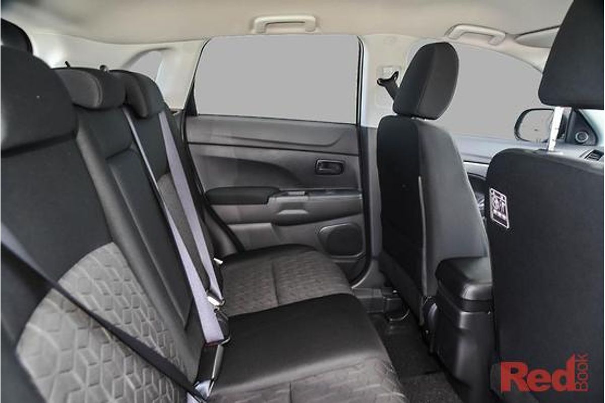 2025 Mitsubishi ASX ES XD