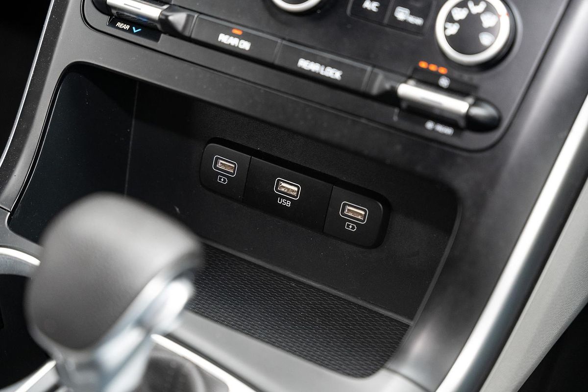 2023 Kia Carnival S KA4