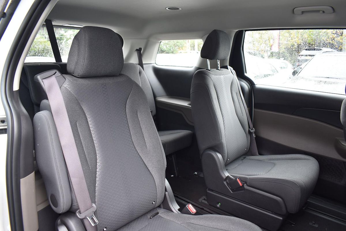 2024 Kia Carnival S KA4