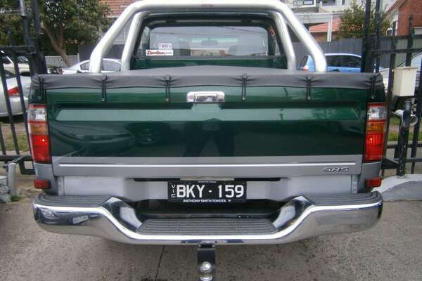 2002 Toyota Hilux SR5 (4x4) KZN165R
