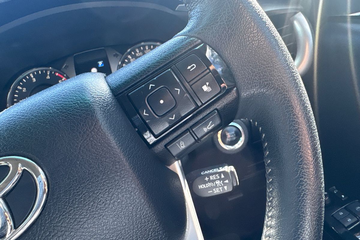 2022 Toyota Hilux SR5 GUN126R 4X4