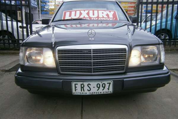 1994 Mercedes Benz E220