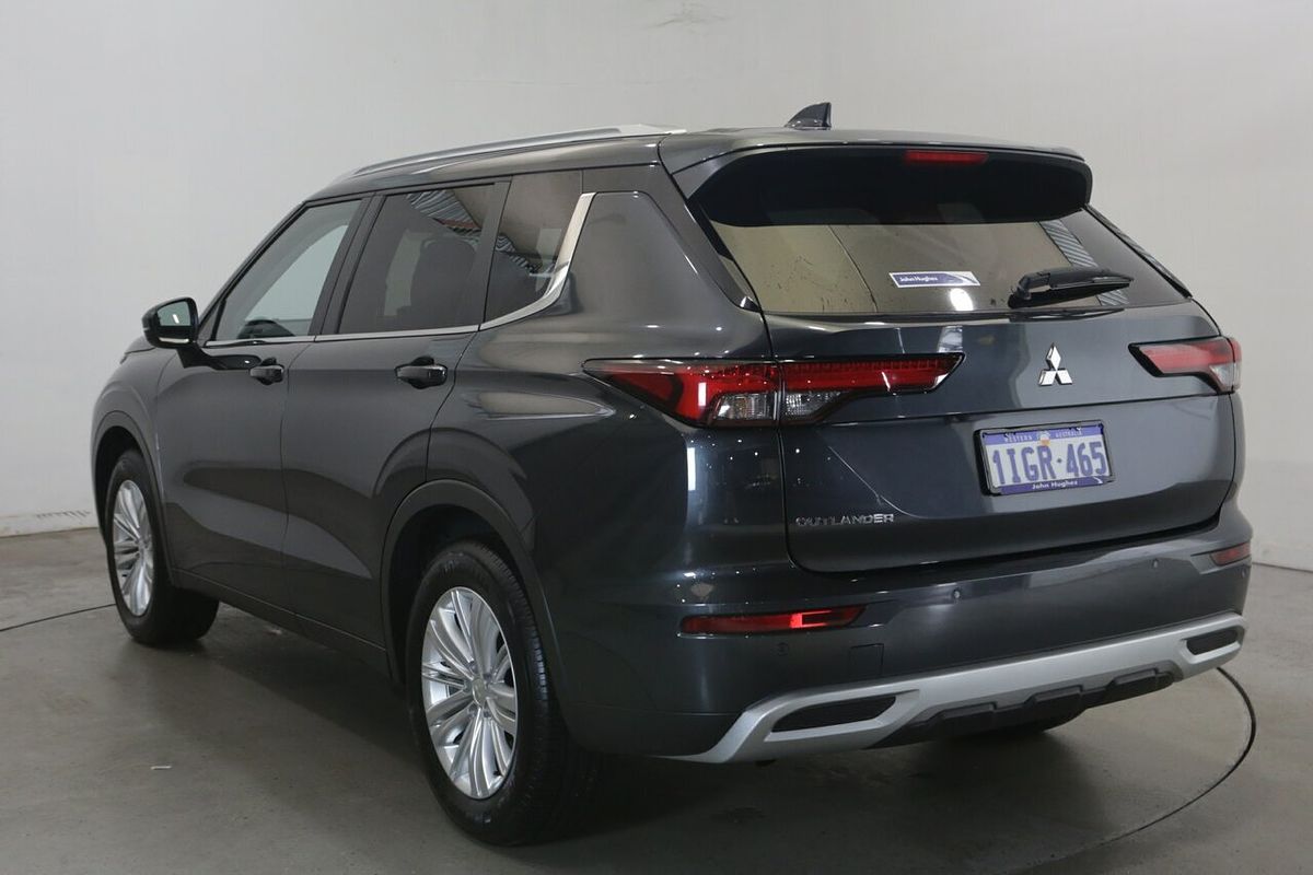2024 Mitsubishi Outlander LS ZM
