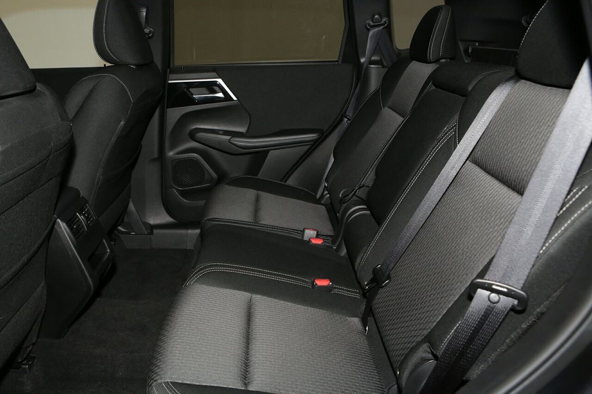 2024 Mitsubishi Outlander LS ZM