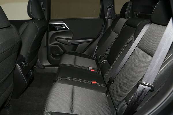 2024 Mitsubishi Outlander LS ZM