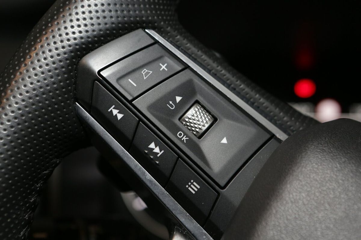 2024 Mitsubishi Outlander LS ZM