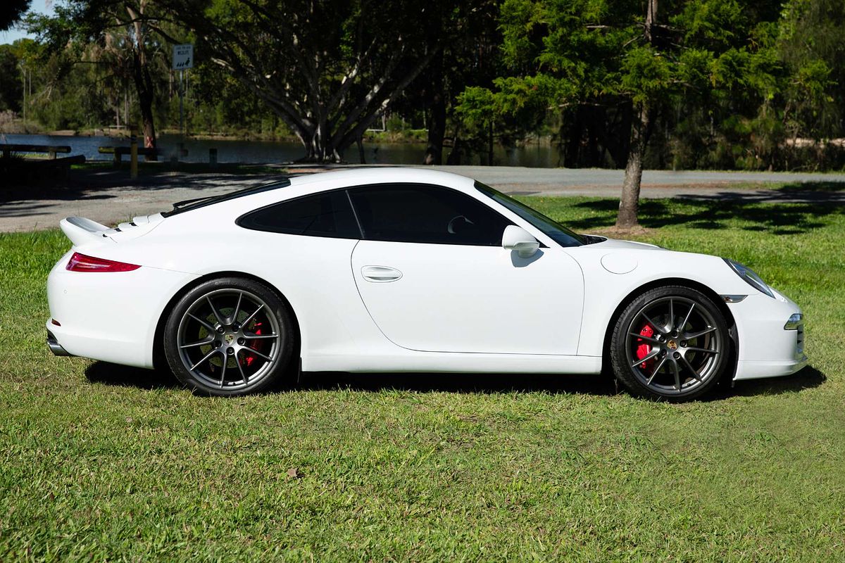 2013 Porsche 911 Carrera S 991