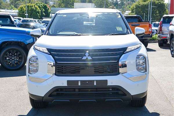 2024 Mitsubishi Outlander ES ZM
