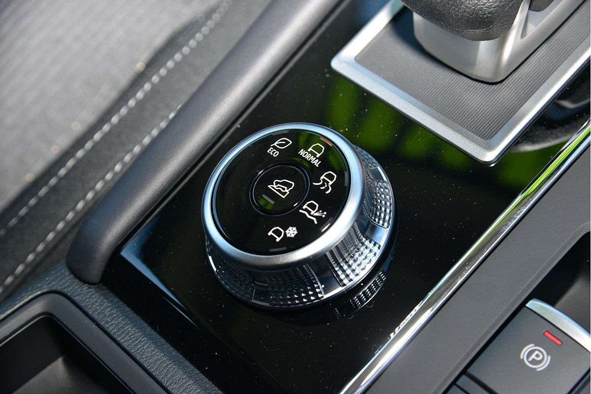 2024 Mitsubishi Outlander ES ZM