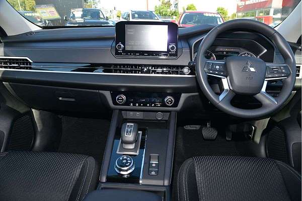 2024 Mitsubishi Outlander ES ZM