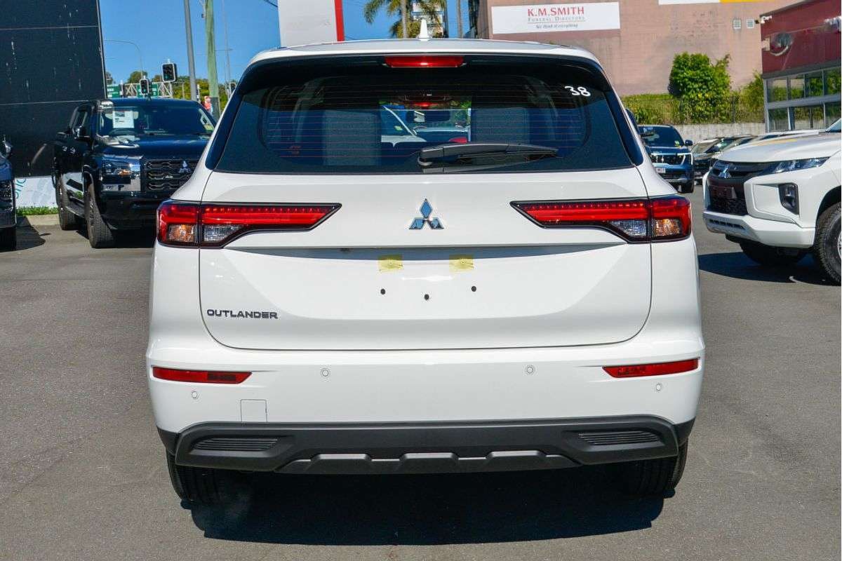 2024 Mitsubishi Outlander ES ZM