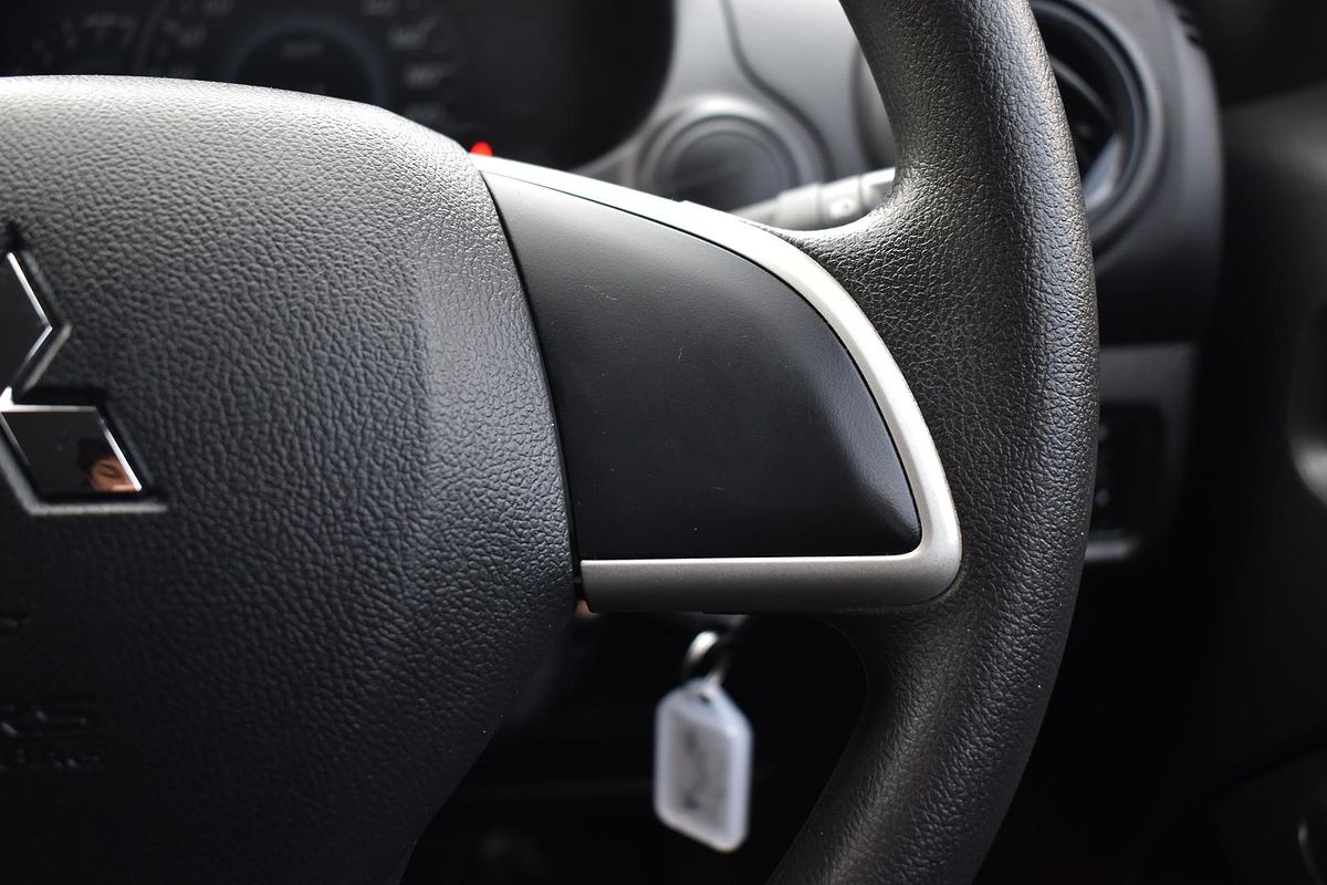 2021 Mitsubishi Mirage ES LB