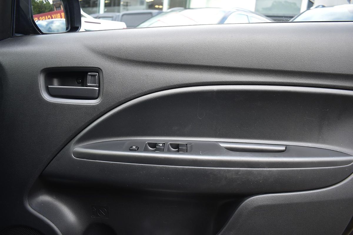 2021 Mitsubishi Mirage ES LB