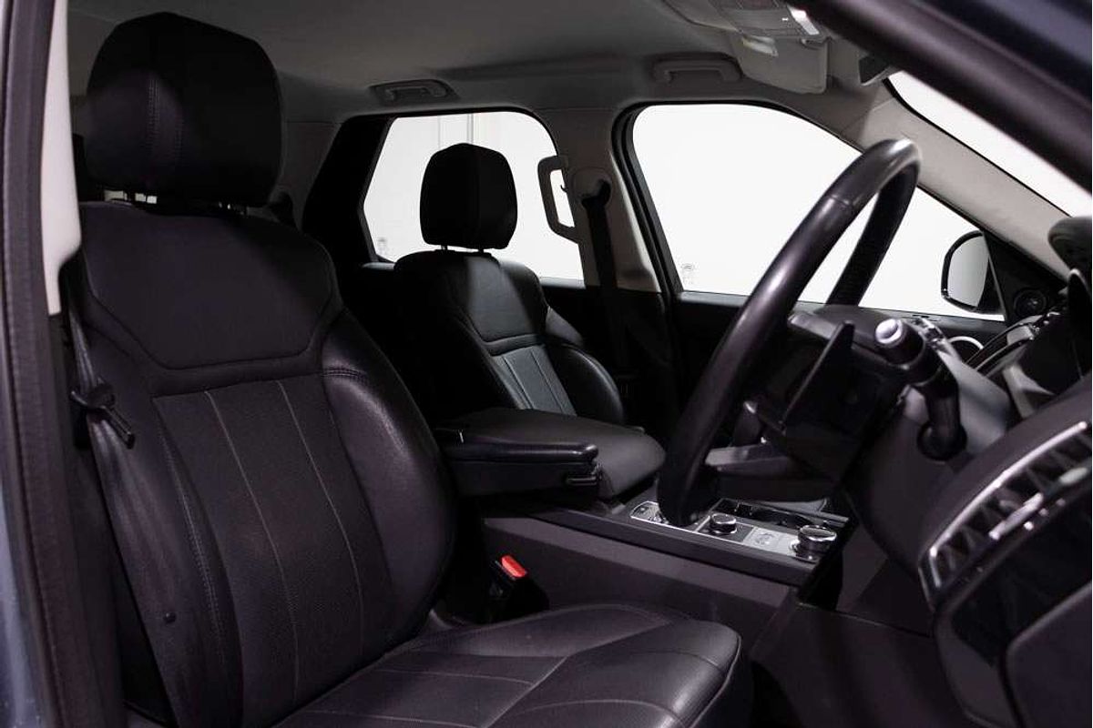 2019 Land Rover Discovery SD4 SE Series 5