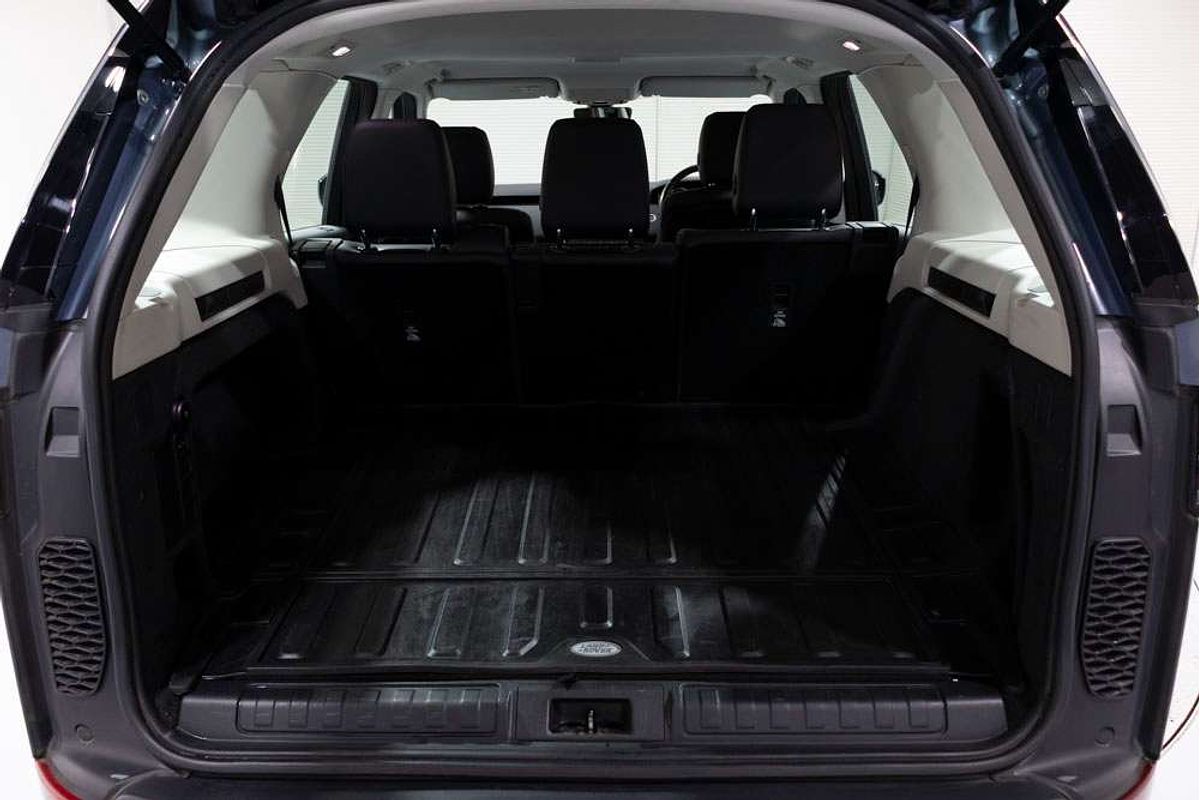 2019 Land Rover Discovery SD4 SE Series 5