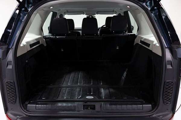 2019 Land Rover Discovery SD4 SE Series 5