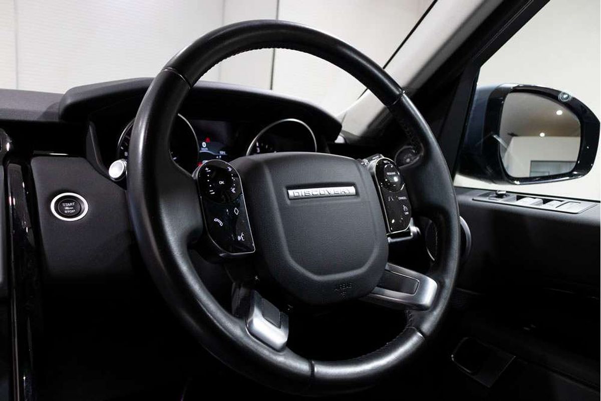 2019 Land Rover Discovery SD4 SE Series 5