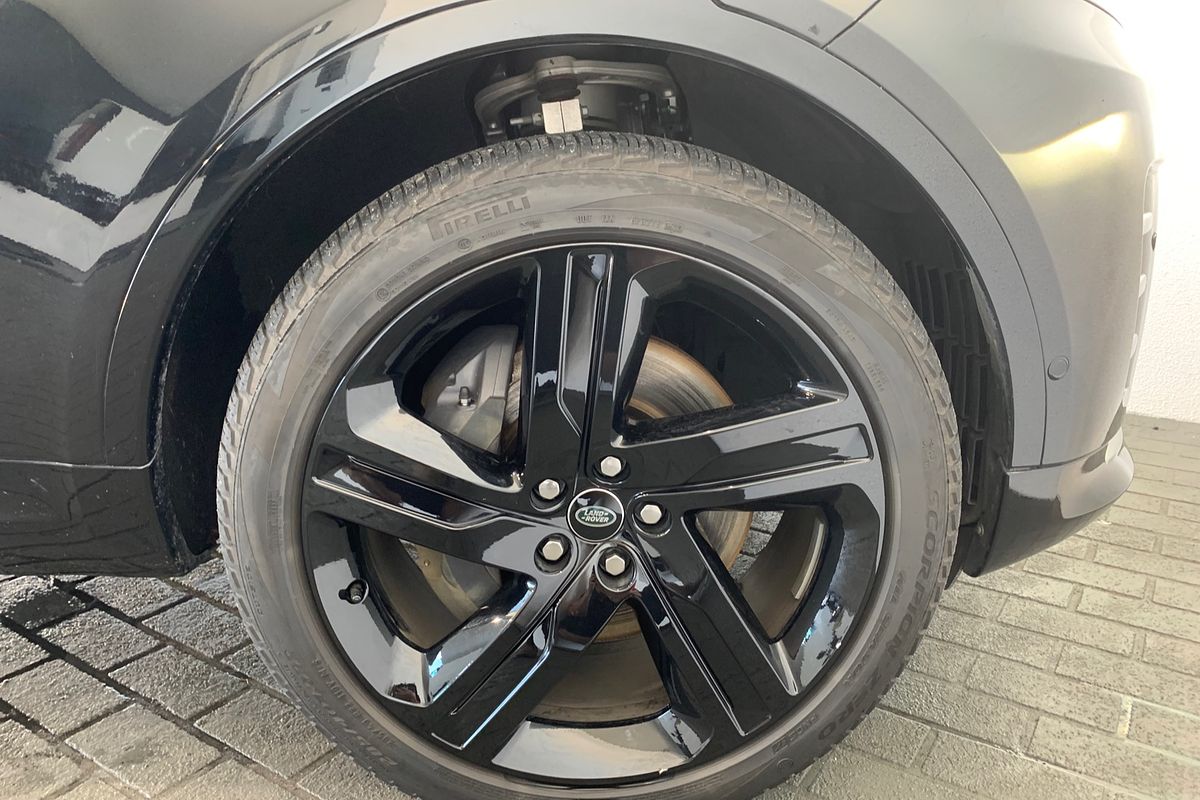 2023 Land Rover Discovery P360 Dynamic HSE Series 5