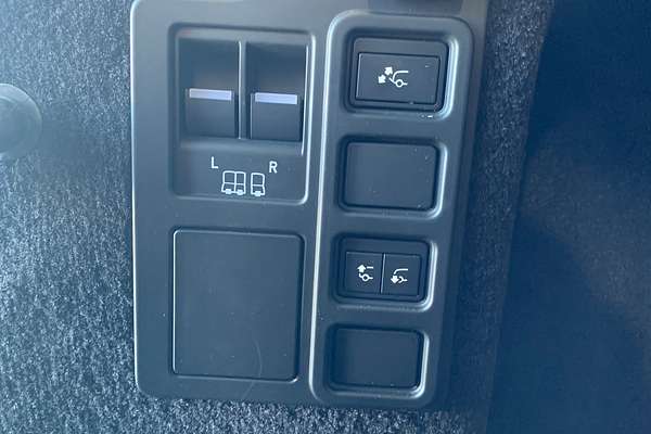 2023 Land Rover Discovery P360 Dynamic HSE Series 5