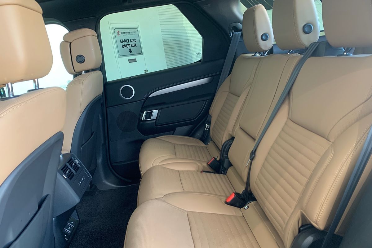 2023 Land Rover Discovery P360 Dynamic HSE Series 5