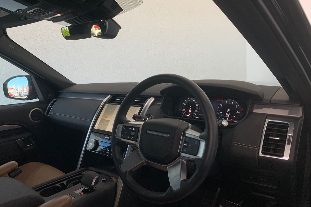 2023 Land Rover Discovery P360 Dynamic HSE Series 5