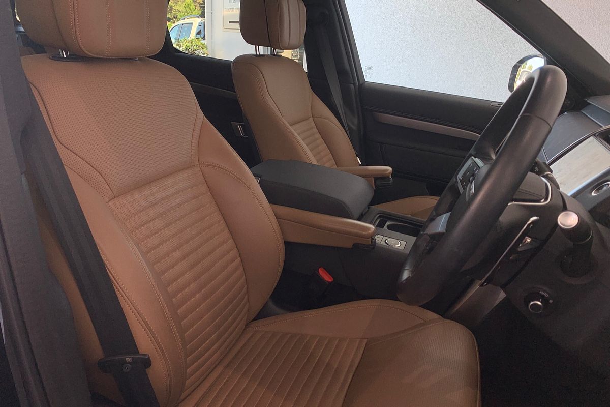 2023 Land Rover Discovery P360 Dynamic HSE Series 5