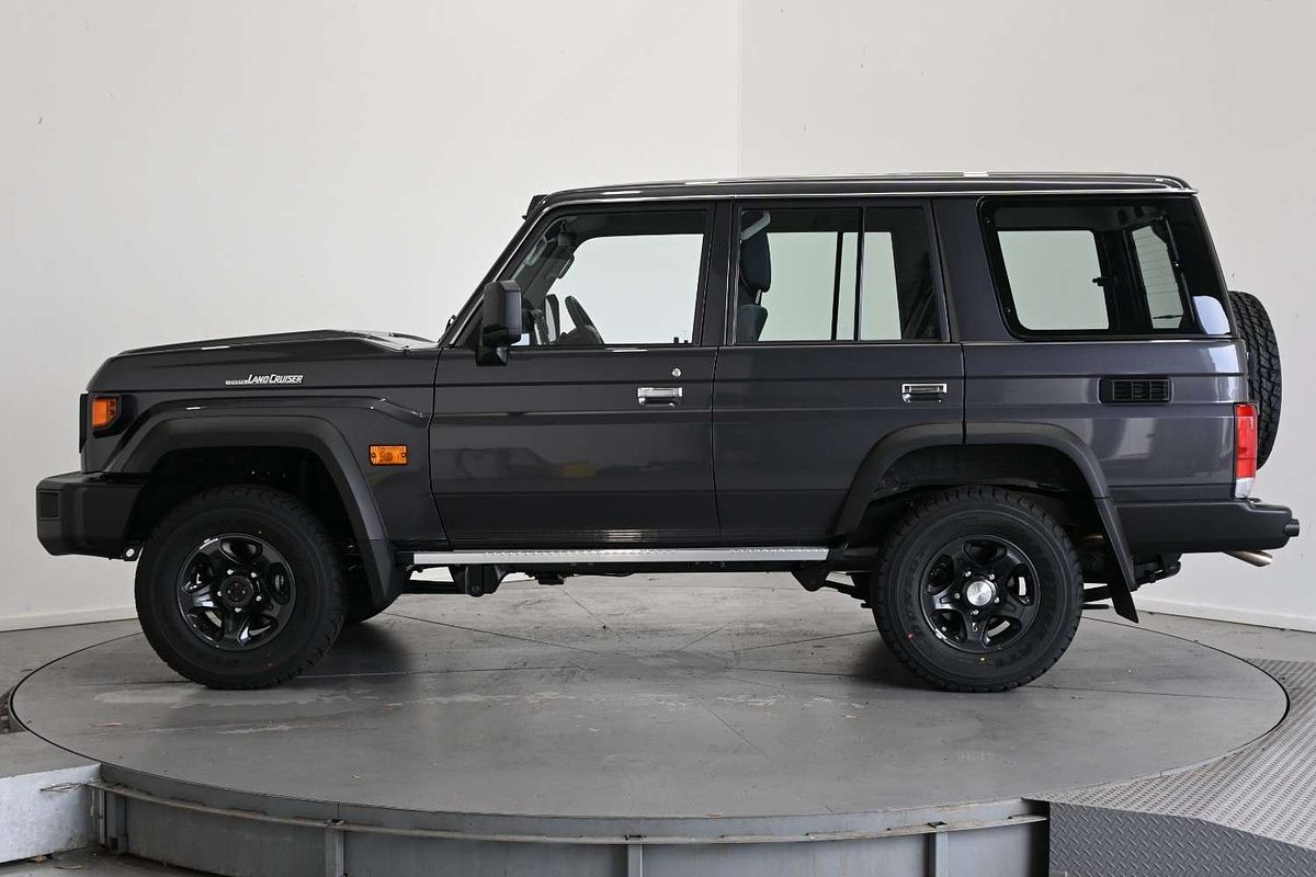 2024 Toyota Landcruiser GXL VDJL76R