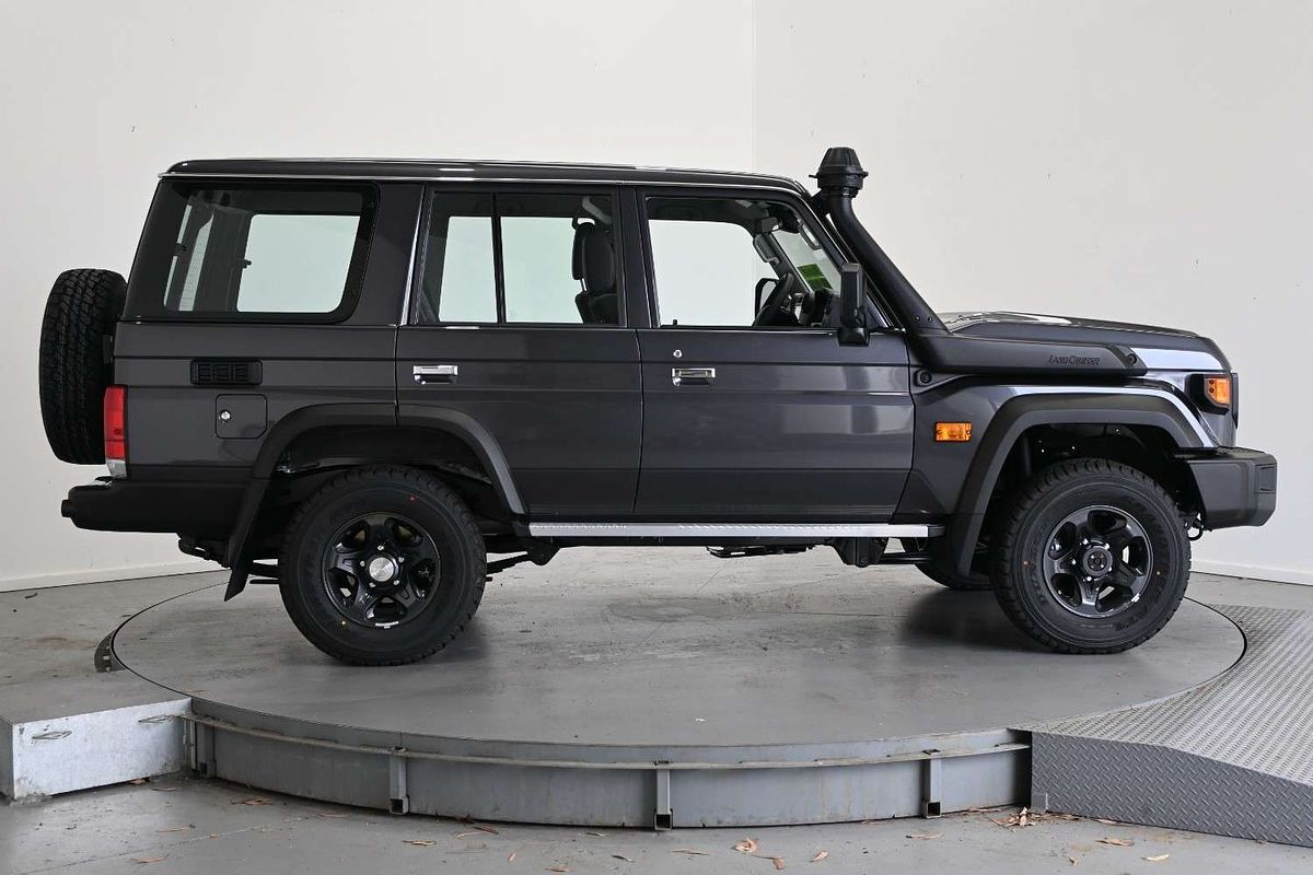 2024 Toyota Landcruiser GXL VDJL76R