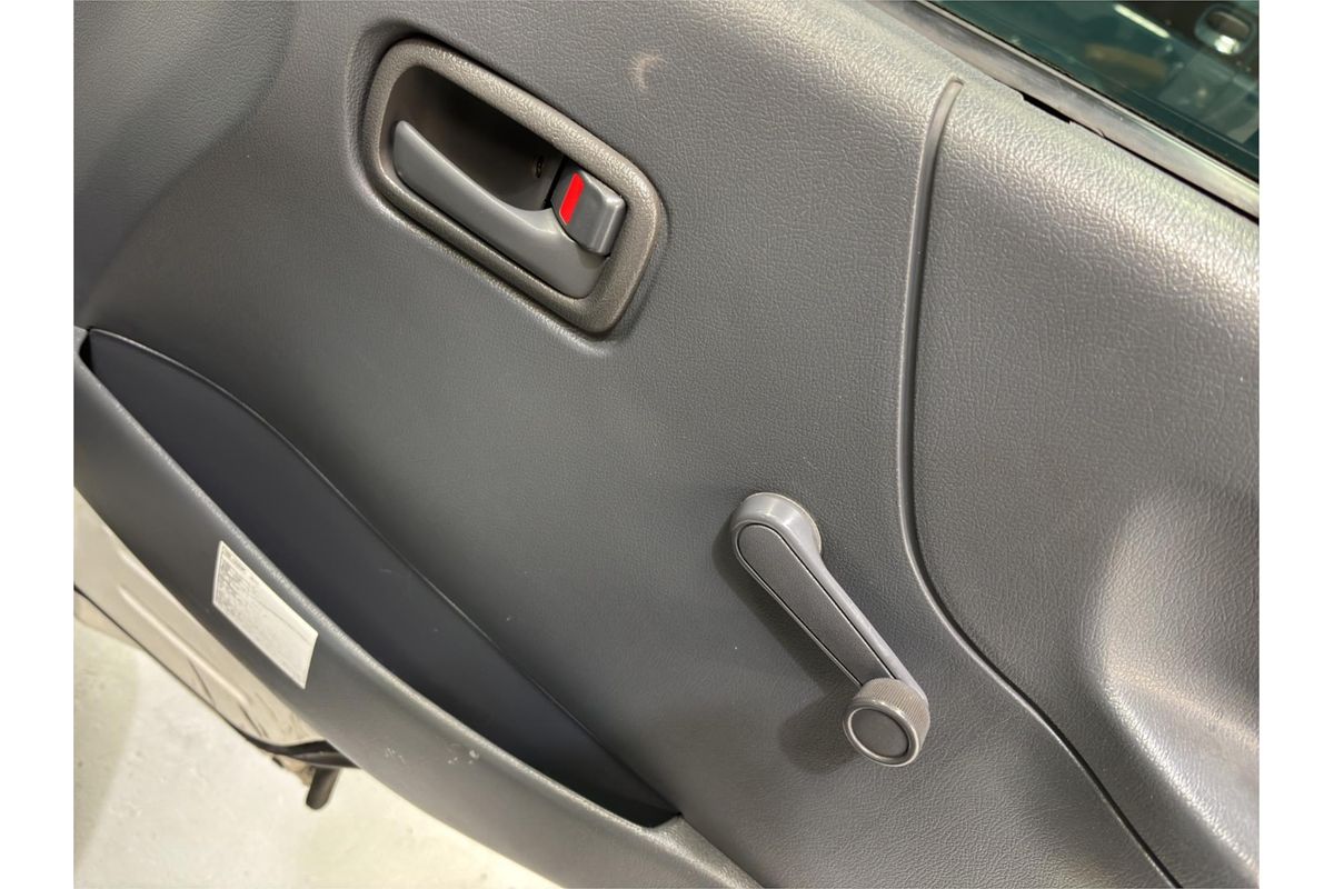 1998 Toyota Hiace Commuter RZH125R