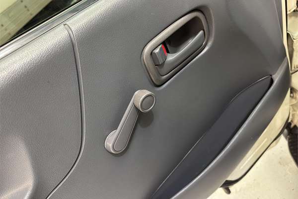 1998 Toyota Hiace Commuter RZH125R