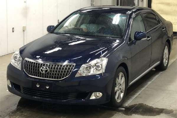 2010 Toyota Crown Majesta URS206