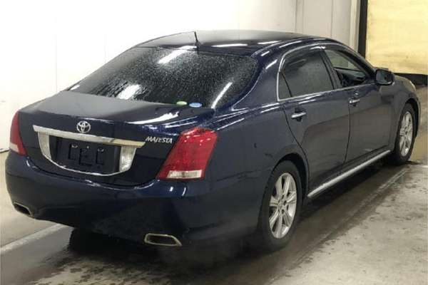 2010 Toyota Crown Majesta URS206