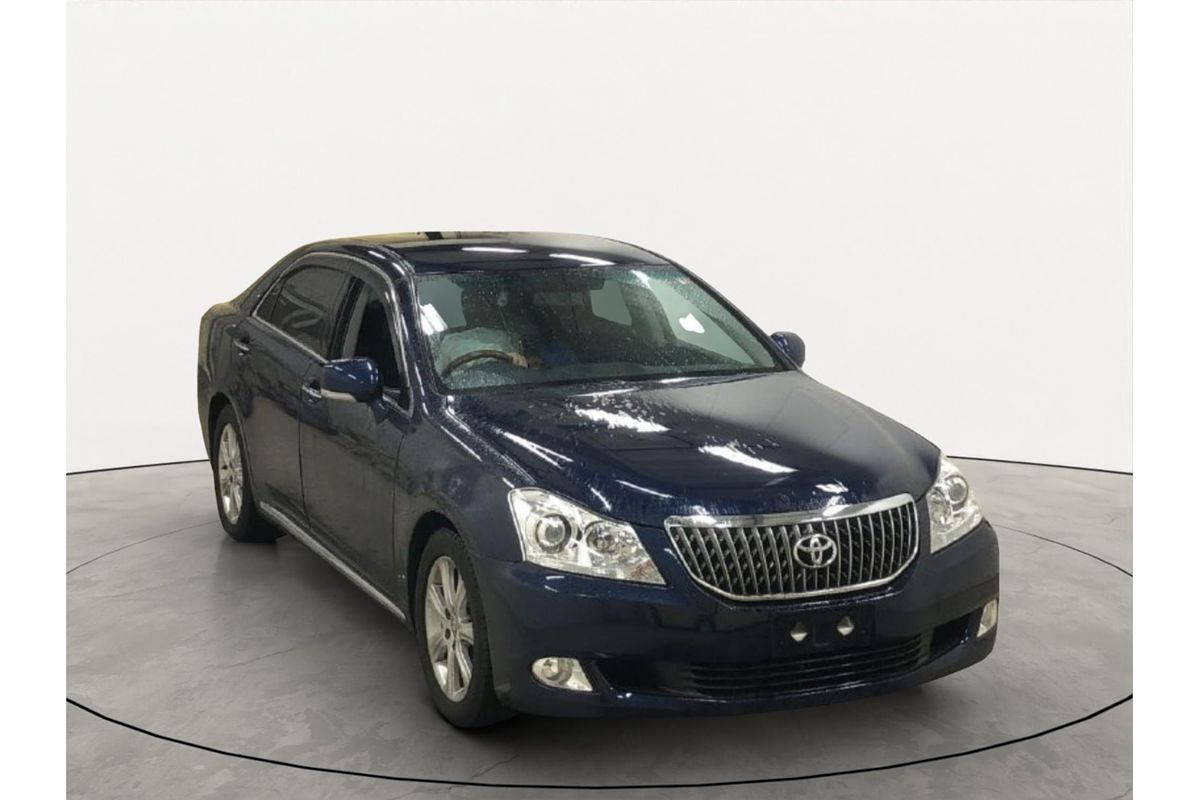 2010 Toyota Crown Majesta URS206