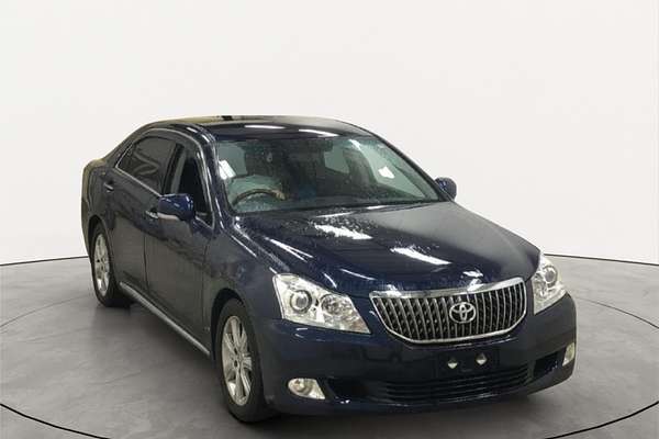 2010 Toyota Crown Majesta URS206