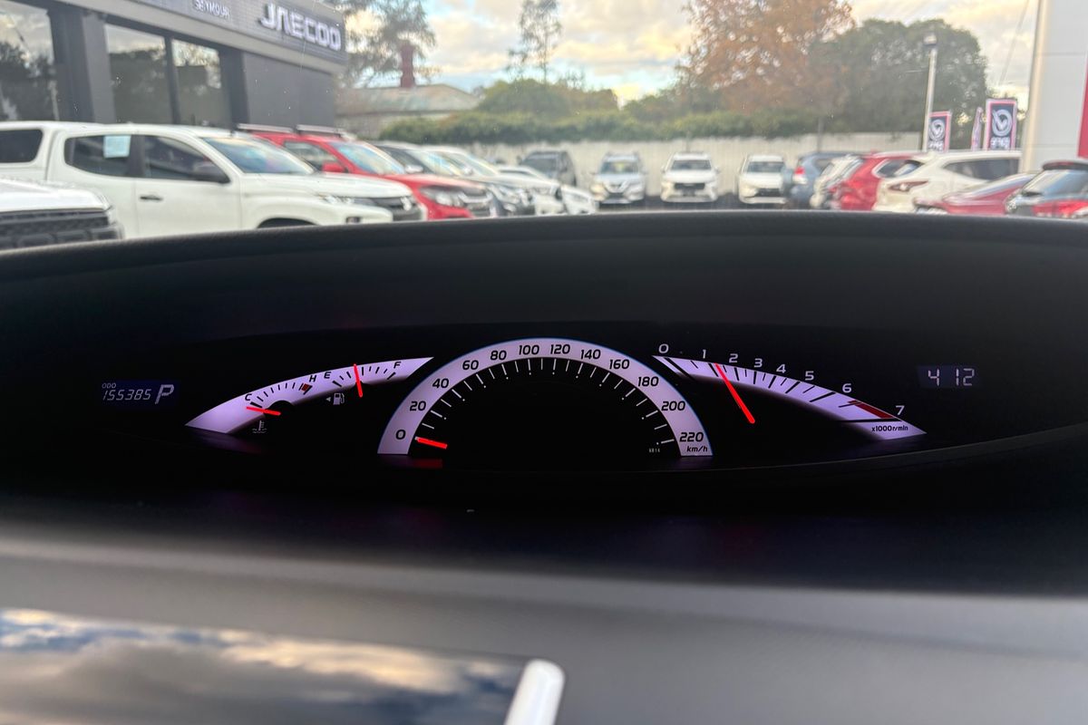 2014 Toyota Tarago GLi ACR50R
