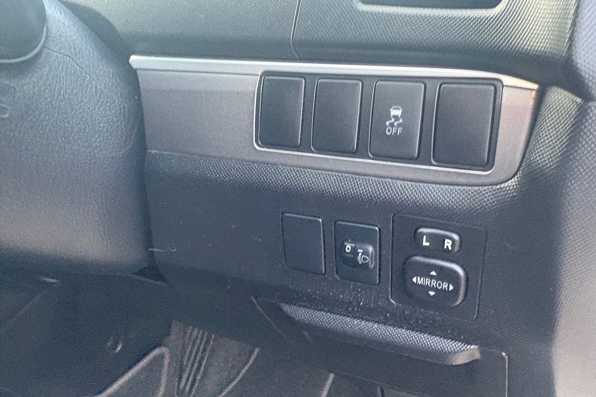 2014 Toyota Tarago GLi ACR50R