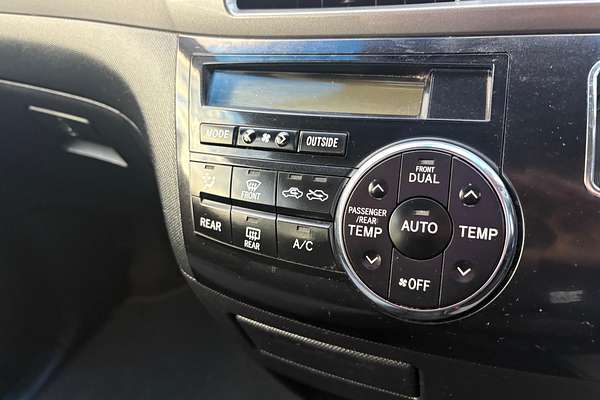 2014 Toyota Tarago GLi ACR50R