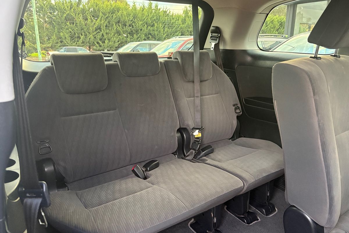 2014 Toyota Tarago GLi ACR50R