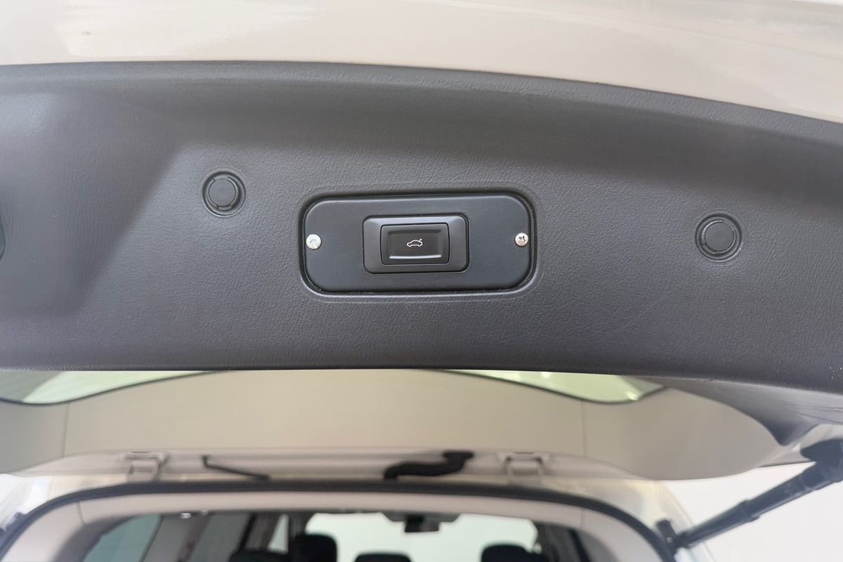 2017 Nissan Patrol Ti Y62 Series 4